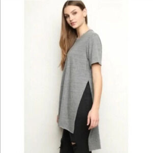 JOHN GALT | Gray Ribbed Side Slit Tunic One Size O/S